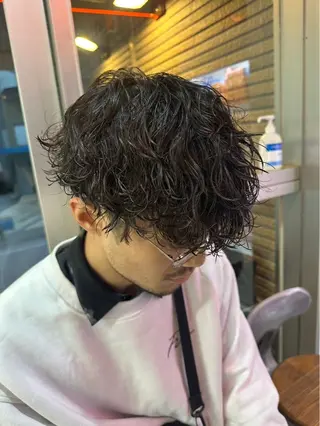 ミディアム カラー パーマ メンズ メンズパーマ特化 🔥韓国ヘア職人🔥のヘアスタイル