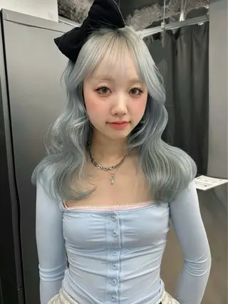 セミロング 梅田/ハイトーン /yuriのヘアスタイル