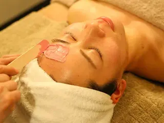 酒井綾子 .トアボーテの眉毛・アイブロウイメージ