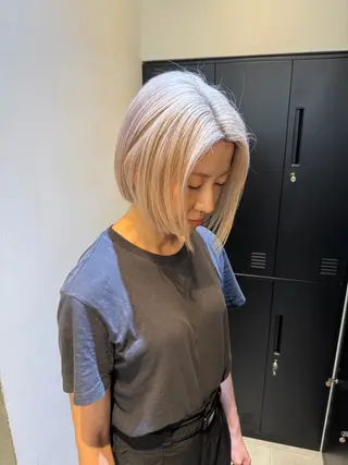 ショート ハイトーン✨ボブ✨ 篠崎良訓のヘアスタイル