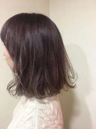 カラー 工藤 綾華のヘアスタイル