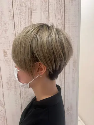 ショート カラー 豊田 恭平のヘアスタイル