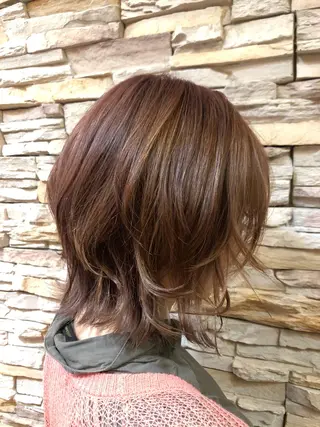 ミディアム 本多 美羽のヘアスタイル