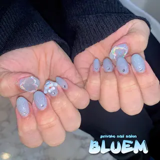 ネイル BLUEM なな🐶のネイルデザイン