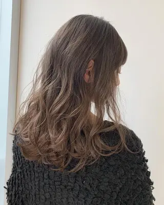 ロング カラー パーマ 公式 Ease by amble luxeのヘアスタイル