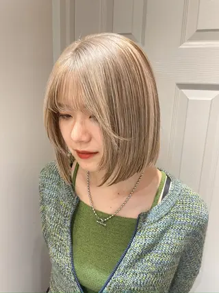 ショート カラー ⭐ハイトーンブリーチ ミルクティーピンクのヘアスタイル