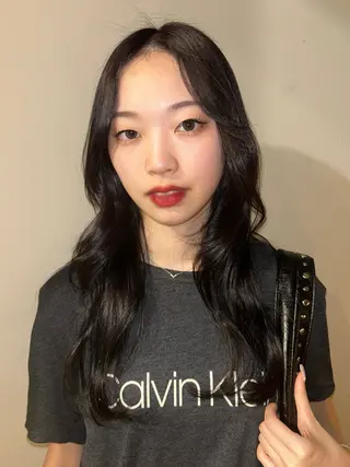 カラー siki hinaのヘアスタイル