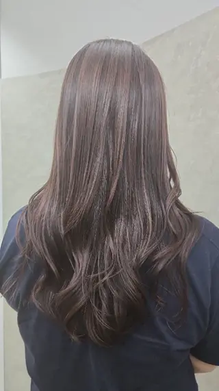 ロング カラー 安達まい/ インナーカラー◎のヘアスタイル