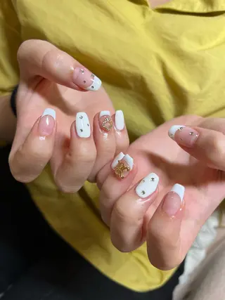 ネイル ちゅるんネイル🪄 耳ツボジュエリー🔗のネイルデザイン