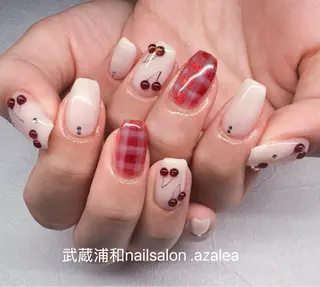 ネイル R inのネイルデザイン