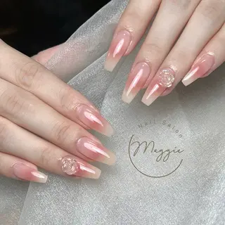 ネイル Maggie Nail🦩のネイルデザイン