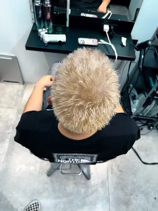 ショート カラー パーマ メンズ 及川シゲル 髪質改善講師のヘアスタイル