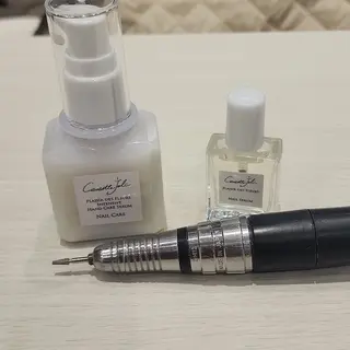 ネイル 💙🤍Tiary M🤍💙のネイルデザイン