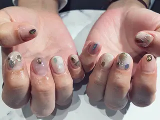 ショート カラー ネイル マツエク・マツパ illum hicariのネイルデザイン