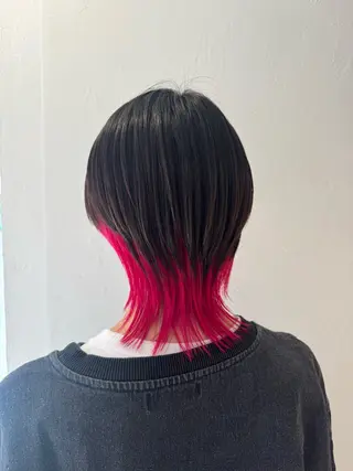 ショート カラー 小泉 真緒のヘアスタイル