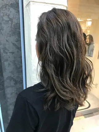 ミディアム カラー AMI Hair  supply所属・髪質改善カラー 韓国風レイヤーのヘアスタイル