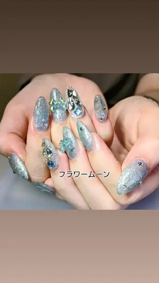 ネイル フラワー ムーンのネイルデザイン