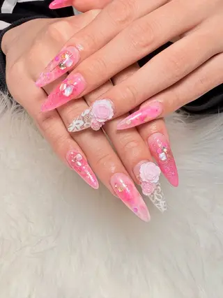 ネイル 西野 カナのネイルデザイン