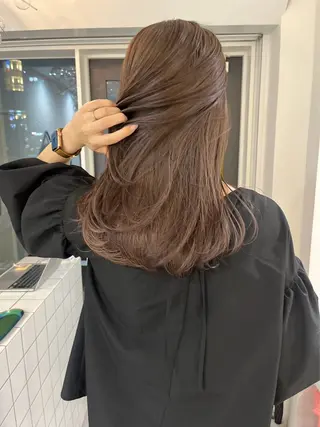 カラー 安食 友哉のヘアスタイル