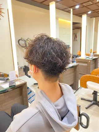 パーマ メンズ スパイラル波巻き パーマ井本汰壱のヘアスタイル