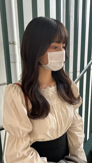 セミロング カラー 韓国🇰🇷レイヤー 映える顔周り🩷のヘアスタイル