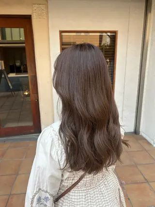 ロング カラー putri 川邉 優花のヘアスタイル