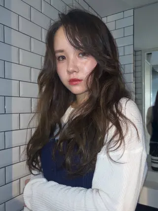 ロング カラー ヘアアレンジ ニュアンスカラー🧶 nanacoのヘアスタイル