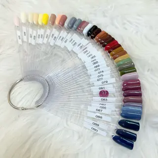 ネイル ビューティサロン 100+所属・ビューティサロン 100+  ヒトミのネイルデザイン