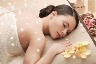 フィルイン、長さ出し 深爪矯正のネイルデザイン