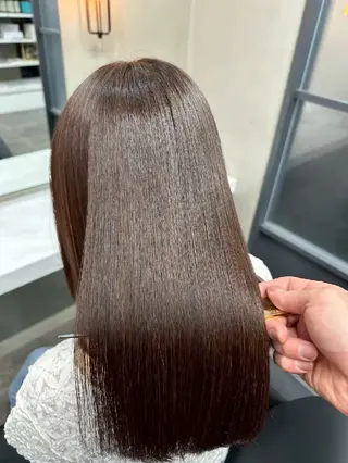 セミロング 高品質な髪質改善 透明感カラー船本のヘアスタイル