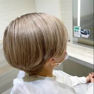 ショート カラー ヘアアレンジ 韓国レイヤー🖤🤍 /うえのゆずのヘアスタイル