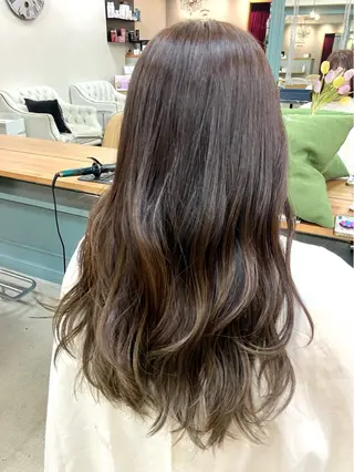 ロング igrek bis所属・似合わせ×透明感 カラー🤍MAOのヘアスタイル