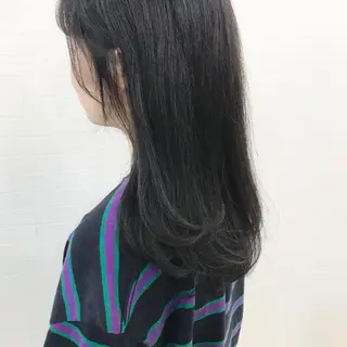 ロング カラー オリーブ/アッシュ やわらか透明感カラーのヘアスタイル