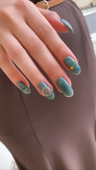 ネイル nailsalon　hue所属・小山 羽奈のネイルデザイン