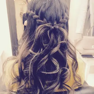 セミロング ロング ヘアアレンジ 鶴見 和美のヘアスタイル