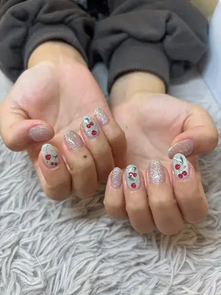 ネイル 伊藤 いちごのネイルデザイン