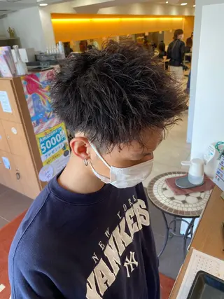 ショート パーマ メンズ 塩谷黎✨ブリーチ無W カラーメンズパーマ✨のヘアスタイル