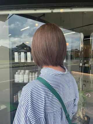 ショート カラー alu所属・マキノ キョウカのヘアスタイル