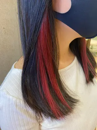 セミロング エクステ／インナー カラー 礒野朱里のヘアスタイル