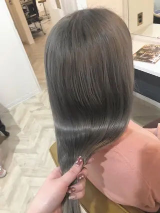 ミディアム PACE所属・ayumi ／透明感カラーのヘアスタイル