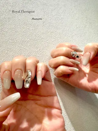 ネイル 【尾下】 ロイヤル•セラピストのネイルデザイン
