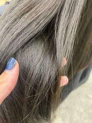 カラー kvell by urban.所属・KVELL ユナのヘアスタイル