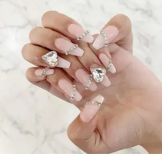 ネイル She   Nail所属・ISA_ BELLAのネイルデザイン