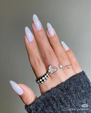 ネイル 高木 維麗絲のネイルデザイン