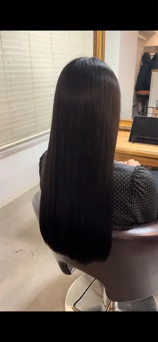 ロング 縮毛矯正✨グレー ジュカラー✨MOEのヘアスタイル