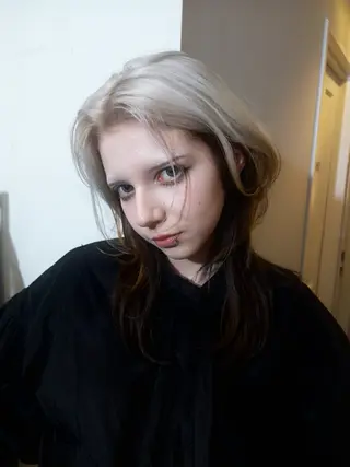 ロング カラー 森田 琴心のヘアスタイル