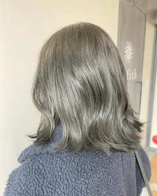 ミディアム カラー 大賀 チサトのヘアスタイル