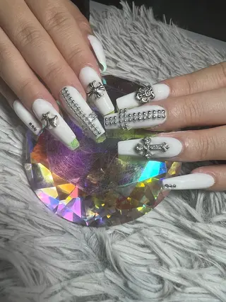 ネイル シェヌネイル JURAのネイルデザイン