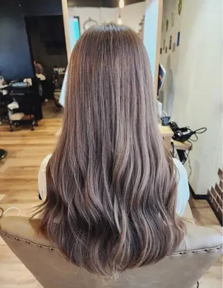 カラー 梶 瑞希のヘアスタイル