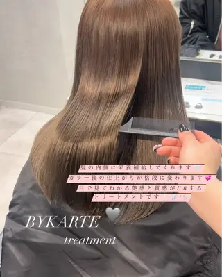 セミロング moe🎀 透明感カラーのヘアスタイル